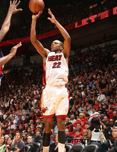 显得更加深 显得更加深